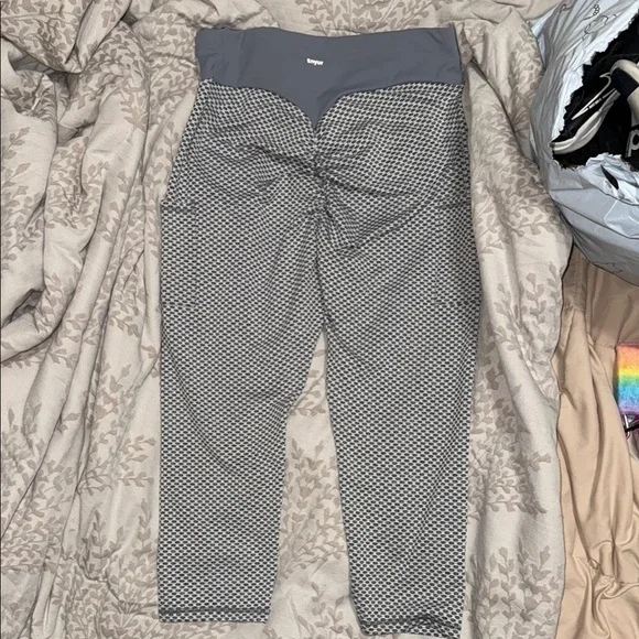 Gray and Black Womens Leggings - Picture 3 of 6